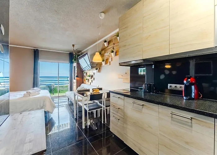 Oceanfront With Private Balcony In Playa Paraiso *